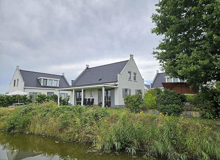 VZ1072 Vrijstaand vakantiehuis in Wolphaartsdijk met zonnig terras en picknicktafel in Zeeland