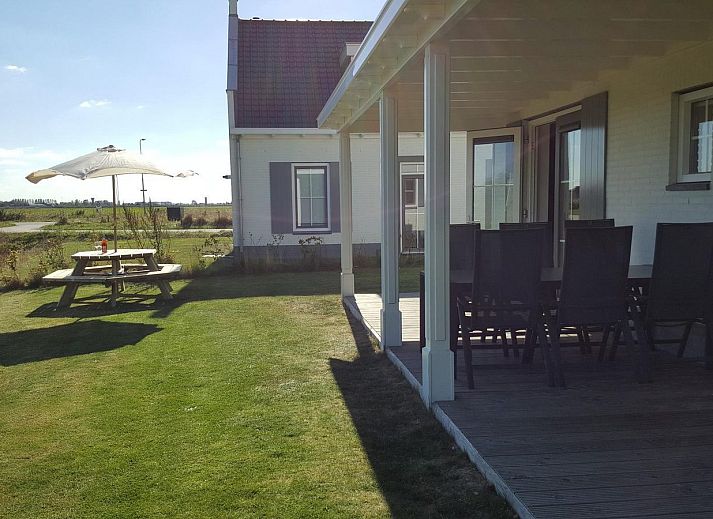 VZ1072 Vrijstaand vakantiehuis in Wolphaartsdijk met zonnig terras en picknicktafel in Zeeland