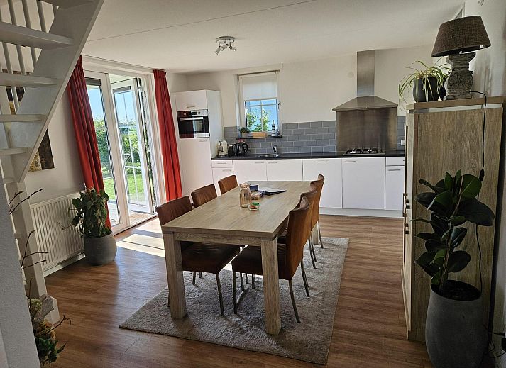 VZ1072 Vakantiehuis aan het water in Wolphaartsdijk, ideaal voor natuurliefhebbers in Zeeland