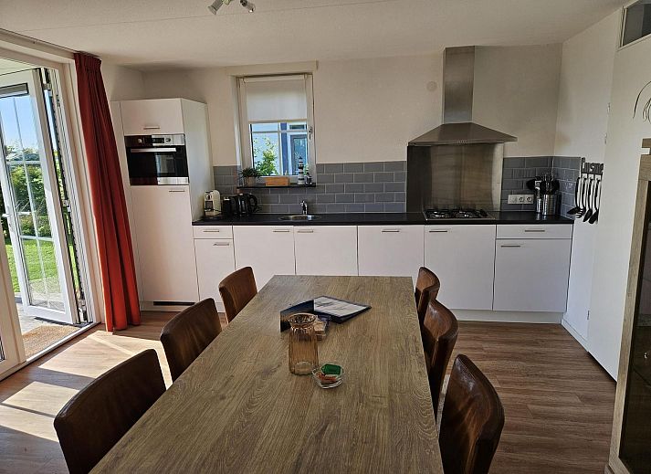 VZ1072 Vakantiehuis aan het water in Wolphaartsdijk, ideaal voor natuurliefhebbers in Zeeland