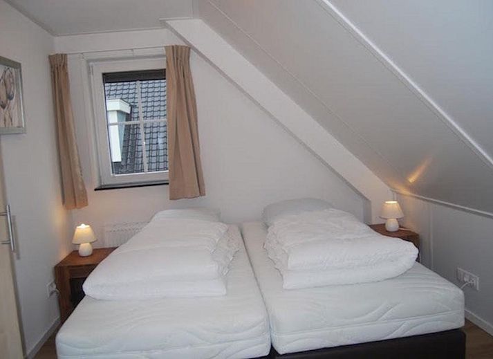 Luxe buitenruimte van VZ1072 vakantiehuis in Wolphaartsdijk met uitzicht op de natuur