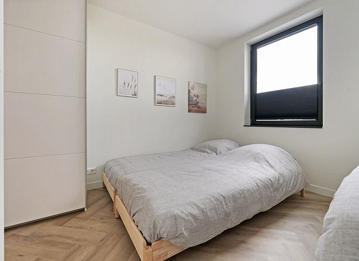 Geraeumiges Doppelzimmer im Ferienhaus ZE1420, Nieuwdorp, Zuid-Beveland, fuer hoechsten Komfort in Zeeland.