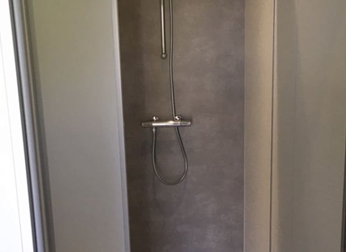 Gezellige binnenruimte van Vakantiehuis in Kwadendamme, perfect voor familiebijeenkomsten in Zuid-Beveland, Zeeland.