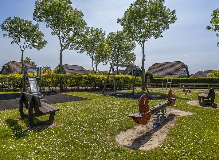 Gemuetliches Schlafzimmer mit Sauna im Ferienhaus Haus Anni, Hansweert, Zuid-Beveland, fuer ultimative Entspannung.