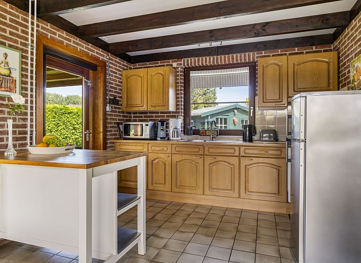 Gemuetliches Schlafzimmer mit Sauna im Ferienhaus Haus Anni, Hansweert, Zuid-Beveland, fuer ultimative Entspannung.