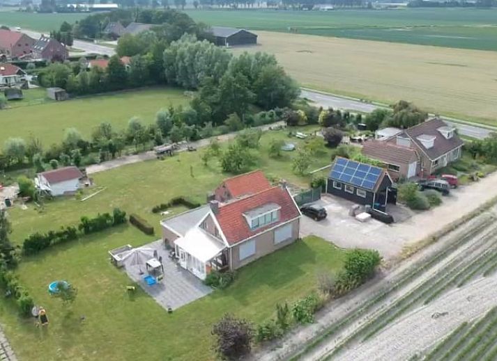 Enjoy the spacious garden and terrace of Cottage in Lewedorp, located in beautiful South Beveland, Zeeland.