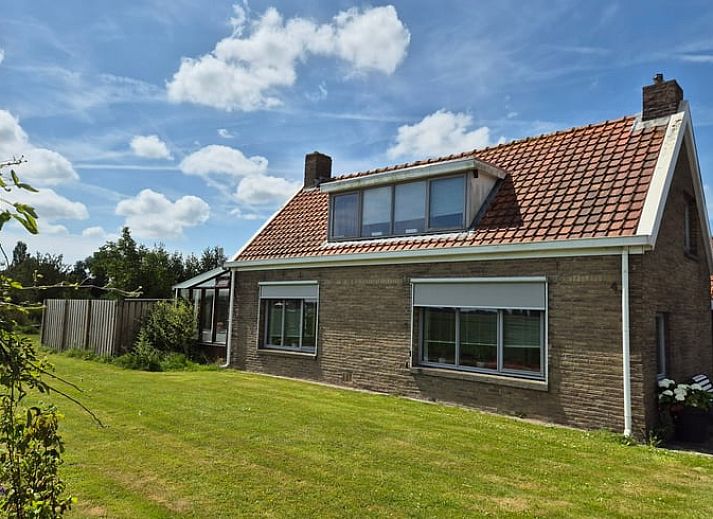 Enjoy the spacious garden and terrace of Cottage in Lewedorp, located in beautiful South Beveland, Zeeland.