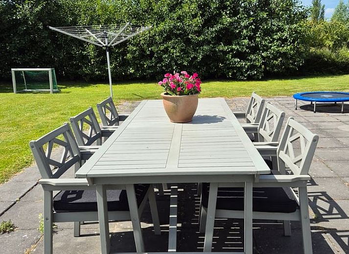 Aerial photo of Huisje in Lewedorp, a vacation home surrounded by nature in South Beveland, Zeeland.