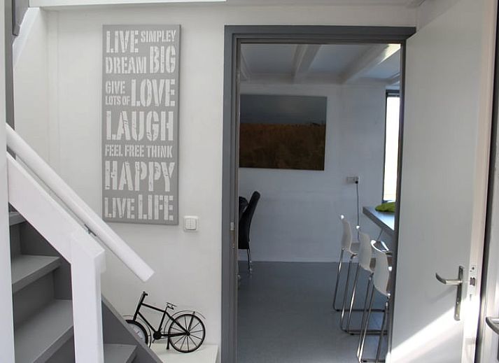 Aerial photo of Huisje in Lewedorp, a vacation home surrounded by nature in South Beveland, Zeeland.