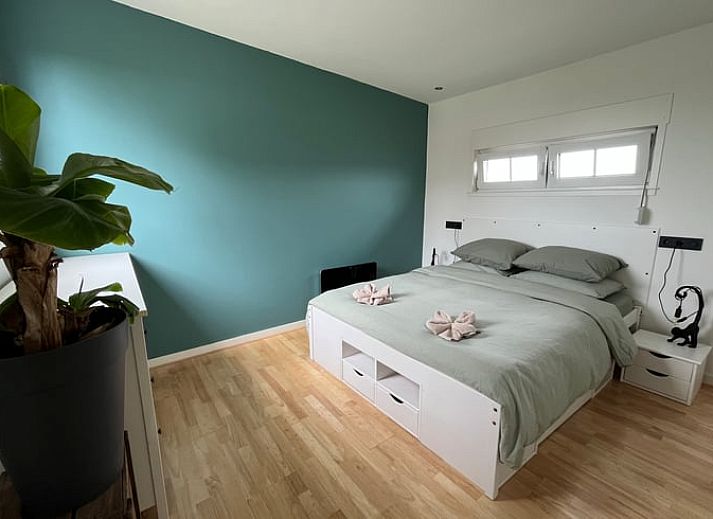 Moderne keuken in Vakantiehuis in Lewedorp, uitgerust voor comfortabel koken in Zuid-Beveland, Zeeland.