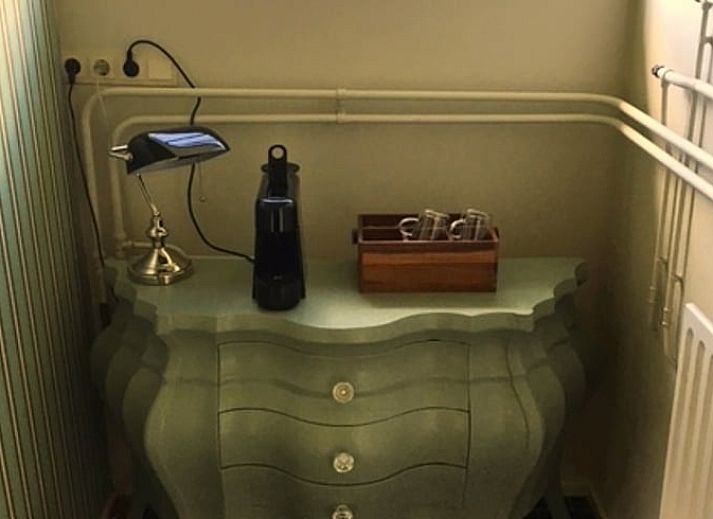 Uitzicht vanuit slaapkamer Huisje in Stolwijk, vakantiehuis in Alblasserwaard met landelijke charme.