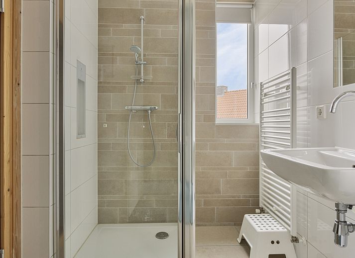 Reihenhaus in Ouddorp, ein Ferienhaus in Goeree-Overflakkee, Sdholland, umgeben von Dnen und Natur.