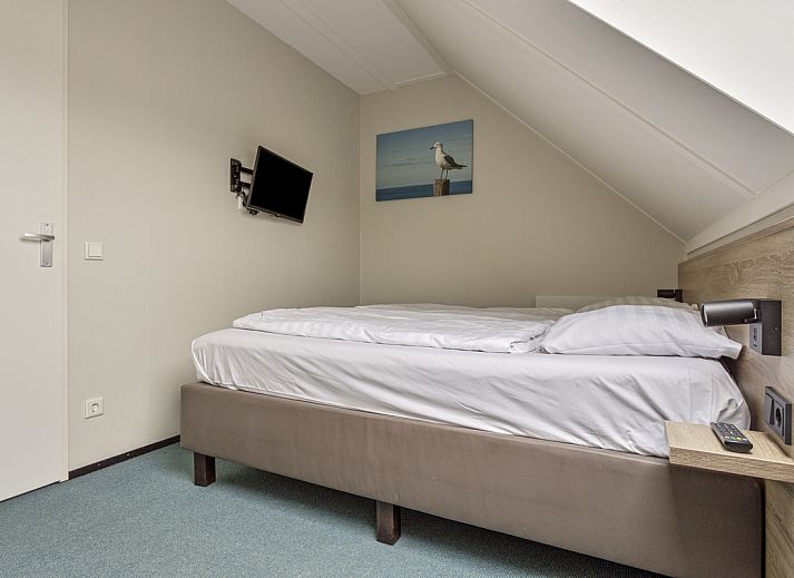 Eingang zur Doppelhaushlfte in Ouddorp, Ferienhaus in Goeree-Overflakkee, Sdholland mit modernem Badezimmer.