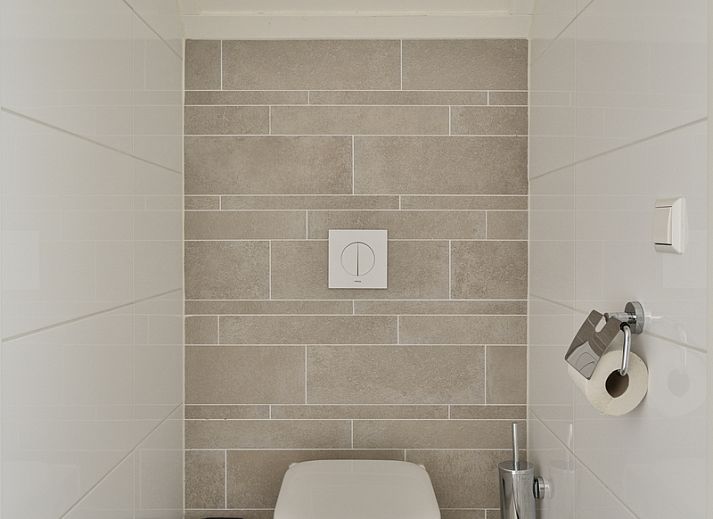 Freistehendes Haus in Ouddorp, Ferienhaus inmitten der Natur in Goeree-Overflakkee, Sdholland, mit charmanter Architektur und ruhiger Umgebung.