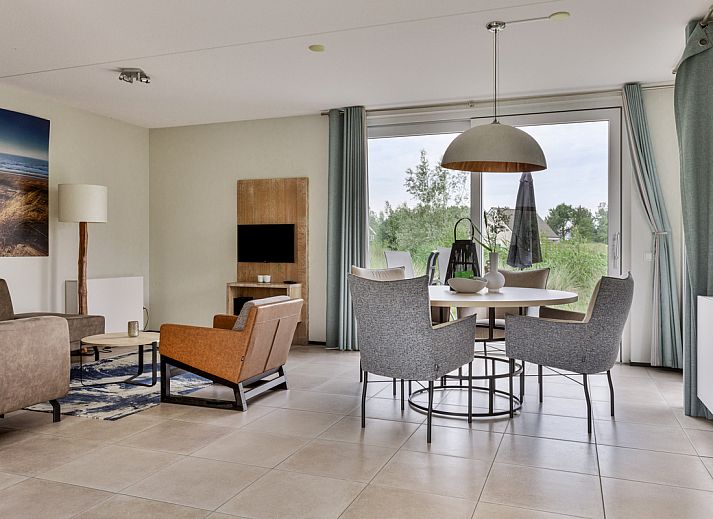 Reihenhaus in Ouddorp, Ferienhaus in Goeree-Overflakkee, Sdholland mit moderner Architektur und Blick auf die Natur.