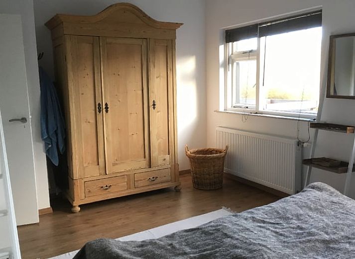 Landschap met vuurtoren nabij Vakantiehuis in Ouddorp, Goeree-Overflakkee, Zuid-Holland.