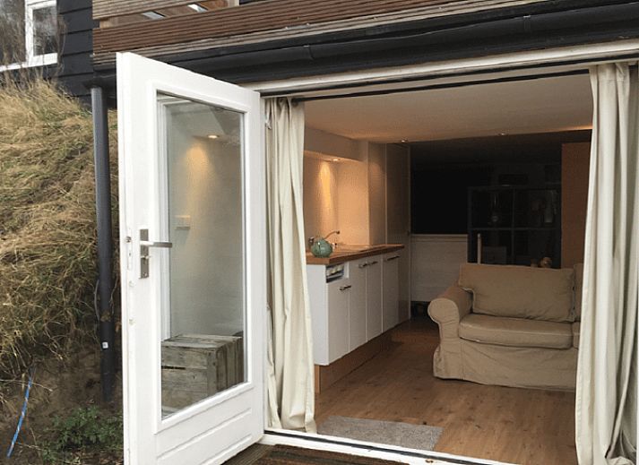 Strand en zee bij Vakantiehuis in Ouddorp, Goeree-Overflakkee, Zuid-Holland.