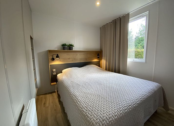 Mobil home Strandloper met veranda in Ouddorp, Goeree-Overflakkee, Zuid-Holland, ideaal voor een ontspannen vakantie.