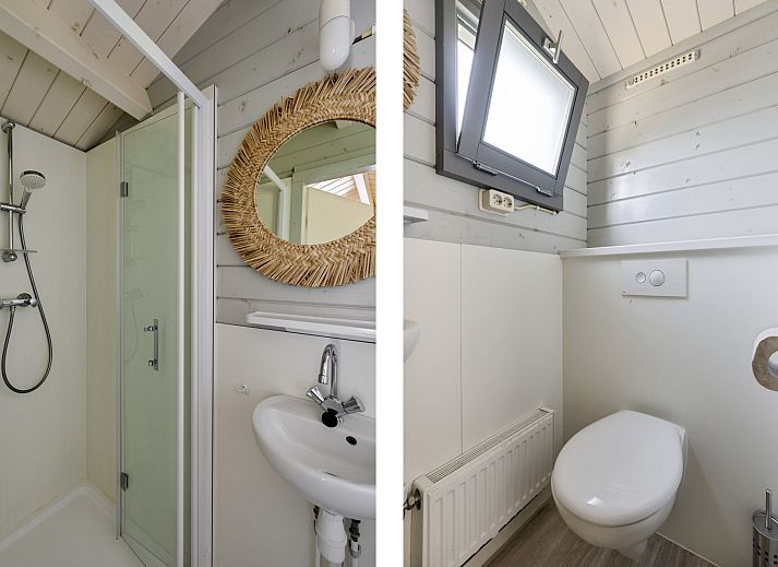 Veranda des Kampeerchalet de Zeekoet in Ouddorp, ideal fuer Mahlzeiten im Freien auf Goeree-Overflakkee, Suedholland.