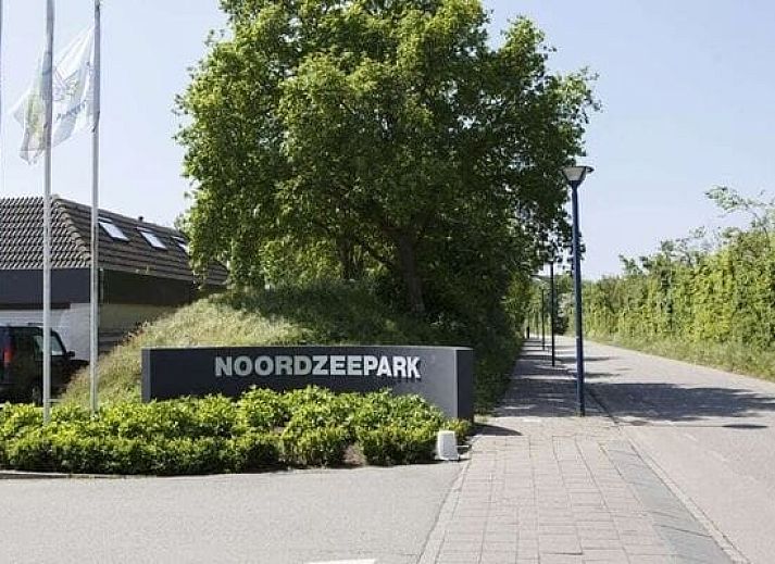 Vakantiehuis De Zandwal in Ouddorp met ruime tuin en terras, ideaal voor ontspanning op Goeree-Overflakkee, Zuid-Holland.