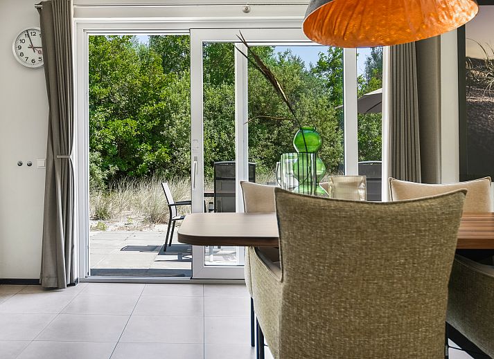 Gezellige zithoek in de villa van Strand Resort Ouddorp Duin, Zuid-Holland.