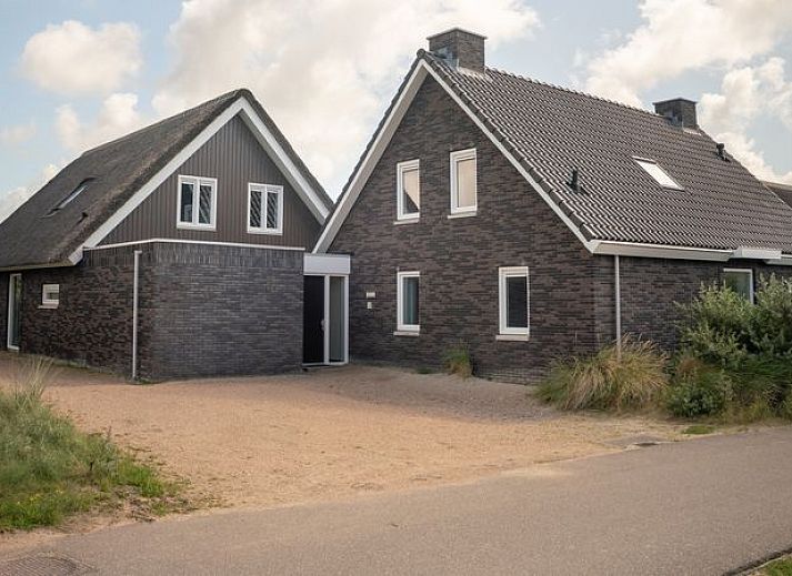 Verblijf 660159 • Bungalow Goeree-Overflakkee • Strand Resort Ouddorp Duin | 24-persoons villa - Sterduin |  