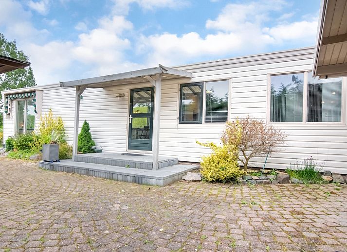 Guest house 660619 - Holiday property Goeree-Overflakkee - Villa «Avondrood»
