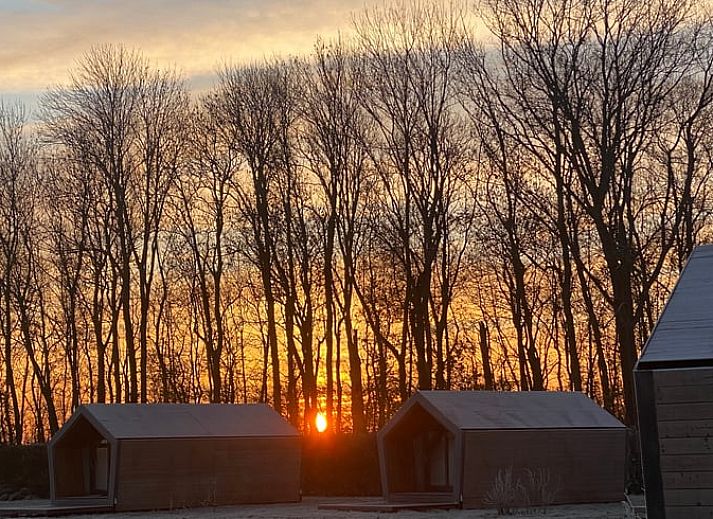 Stilvolle Kueche und Essecke im Huisje in Sommeldsijk, Ferienhaus in Zuid-Holland.
