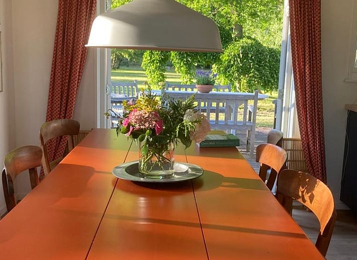 Ferienhaus in Goedereede mit laendlichem Charme und gruener Umgebung auf Goeree-Overflakkee.