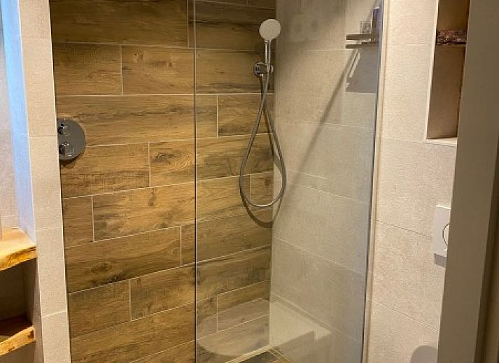 Guest house 661217 - Holiday property Goeree-Overflakkee - ZeeLandZon met jacuzzi en sauna