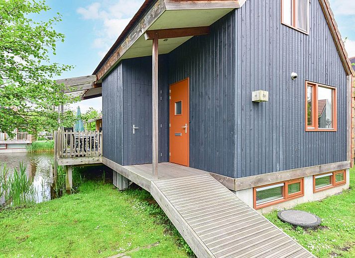 Detached house in Reeuwijk, vacation home in the Green Heart, South Holland, surrounded by green nature and peaceful surroundings.