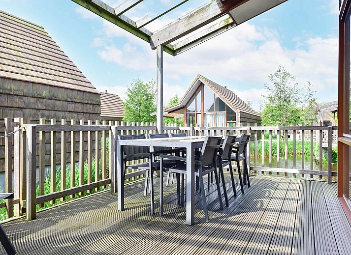 Detached house in Reeuwijk, vacation home in the Green Heart, South Holland, surrounded by green nature and peaceful surroundings.