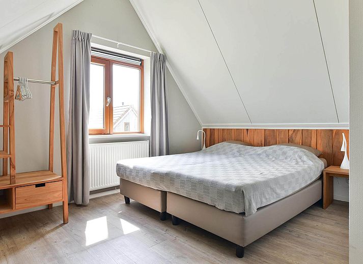 Magnificent views of the waterfront from the Detached house in Reeuwijk, vacation home in the Green Heart of South Holland.