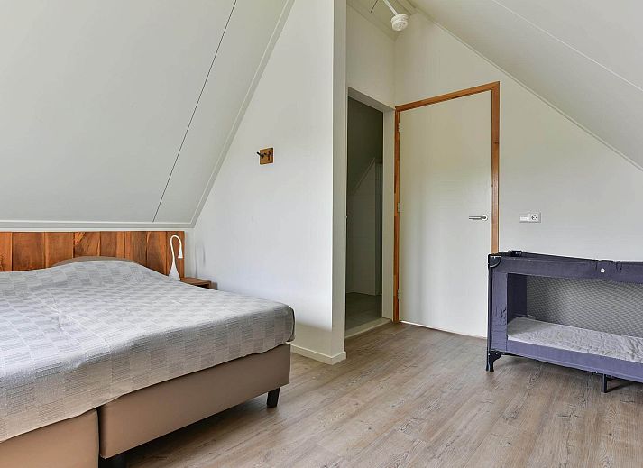 Magnificent views of the waterfront from the Detached house in Reeuwijk, vacation home in the Green Heart of South Holland.