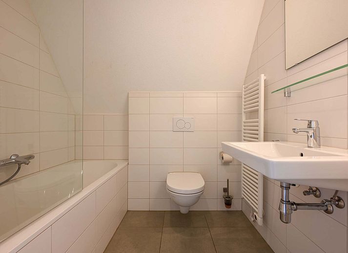 View of nature around the Detached house in Reeuwijk, vacation home in the Green Heart, South Holland.