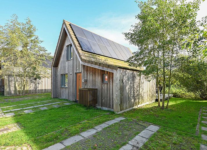 Bright living room of the Detached house in Reeuwijk, vacation home in the Green Heart, South Holland.