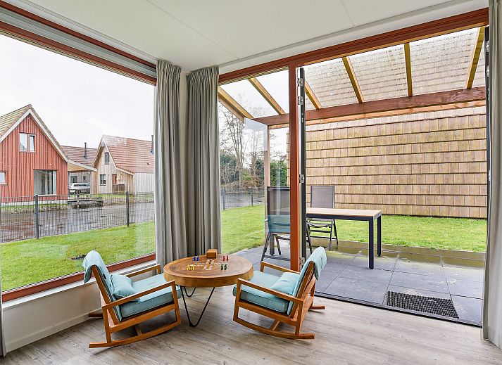 Buitenzijde van De Reeuwijkse Plassen 4-persoons kinderwoning 4CK2 met veranda in Reeuwijk, Groene Hart.