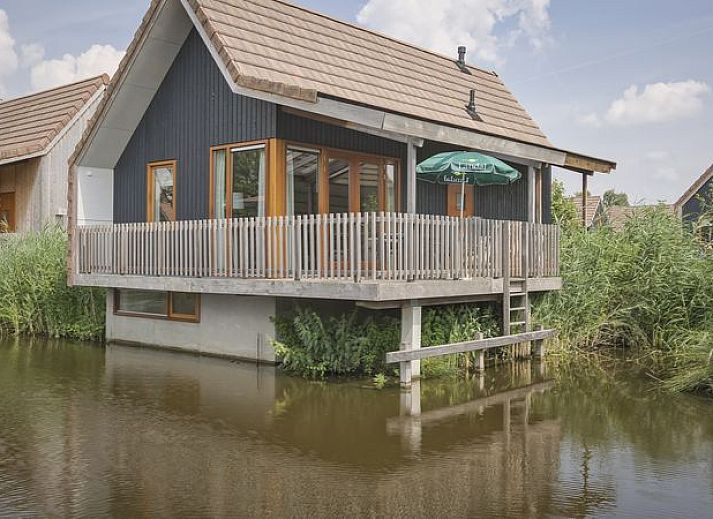 Guest house 670828 - Bungalow Groene hart - De Reeuwijkse Plassen | 4-persoons waterwoning - Vlist | 4L