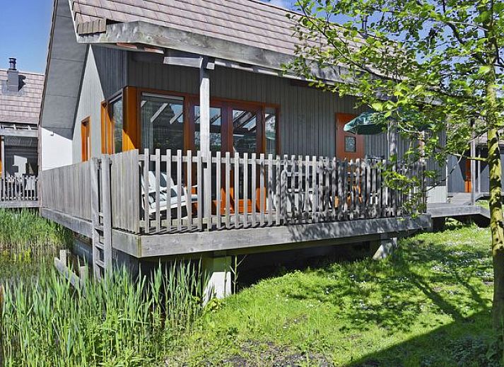 Guest house 670828 - Bungalow Groene hart - De Reeuwijkse Plassen | 4-persoons waterwoning - Vlist | 4L