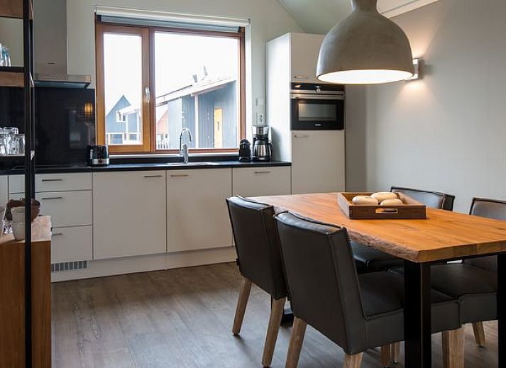 Guest house 670828 - Bungalow Groene hart - De Reeuwijkse Plassen | 4-persoons waterwoning - Vlist | 4L
