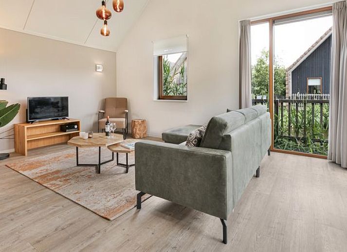 Guest house 670828 - Bungalow Groene hart - De Reeuwijkse Plassen | 4-persoons waterwoning - Vlist | 4L