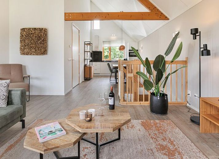 Guest house 670828 - Bungalow Groene hart - De Reeuwijkse Plassen | 4-persoons waterwoning - Vlist | 4L