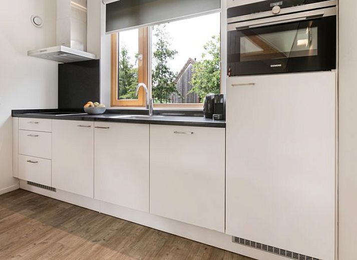 Guest house 670828 - Bungalow Groene hart - De Reeuwijkse Plassen | 4-persoons waterwoning - Vlist | 4L