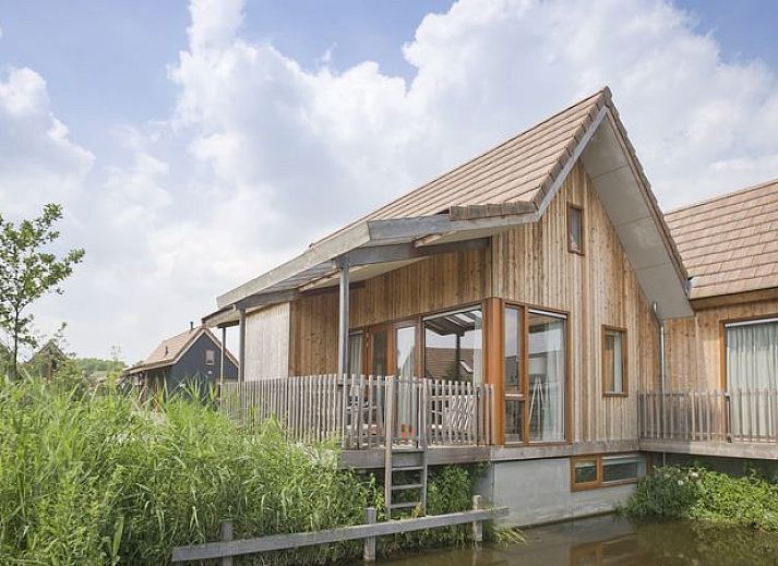 Ontspan in de sauna van De Reeuwijkse Plassen, 6-persoons waterwoning in het Groene Hart van Zuid-Holland.