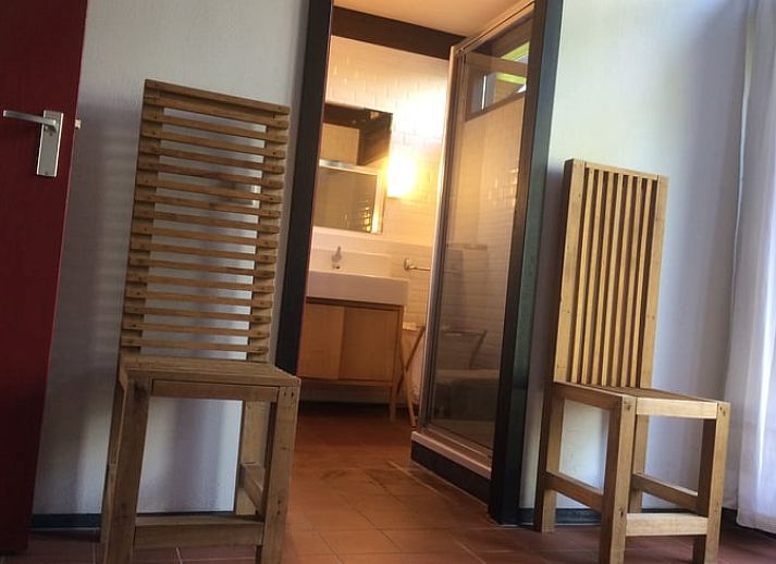 Geniessen Sie die Sonne auf der Terrasse des Ferienhauses in Reeuwijk, einem charmanten Ferienhaus im Gruenen Herzen von Suedholland.