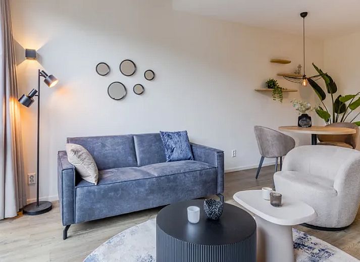 De Reeuwijkse Plassen 2-persoons waterwoning 2C met terras in Reeuwijk, Groene hart, Zuid-Holland.