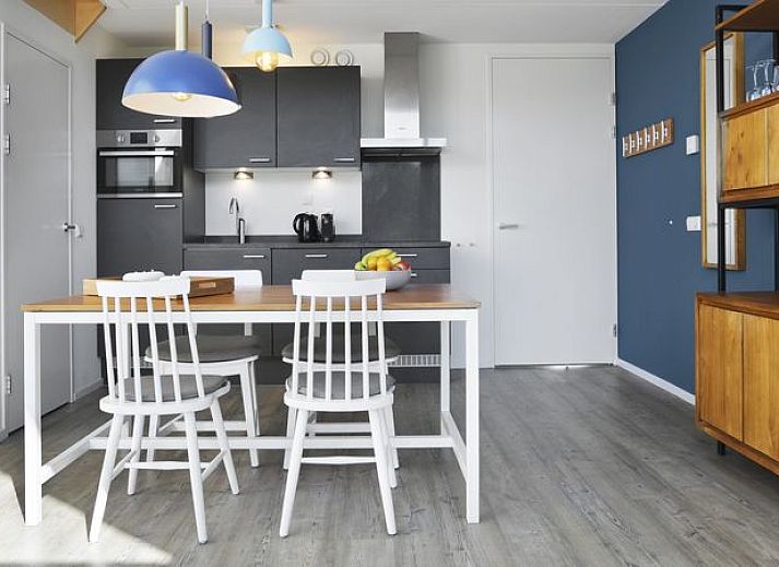 Guest house 670846 - Bungalow Groene hart - De Reeuwijkse Plassen | 4-persoons waterwoning - Extra toega