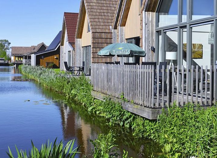 Guest house 670846 - Bungalow Groene hart - De Reeuwijkse Plassen | 4-persoons waterwoning - Extra toega