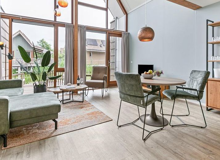 Guest house 670847 - Bungalow Groene hart - De Reeuwijkse Plassen | 2-persoons waterwoning | 2L
