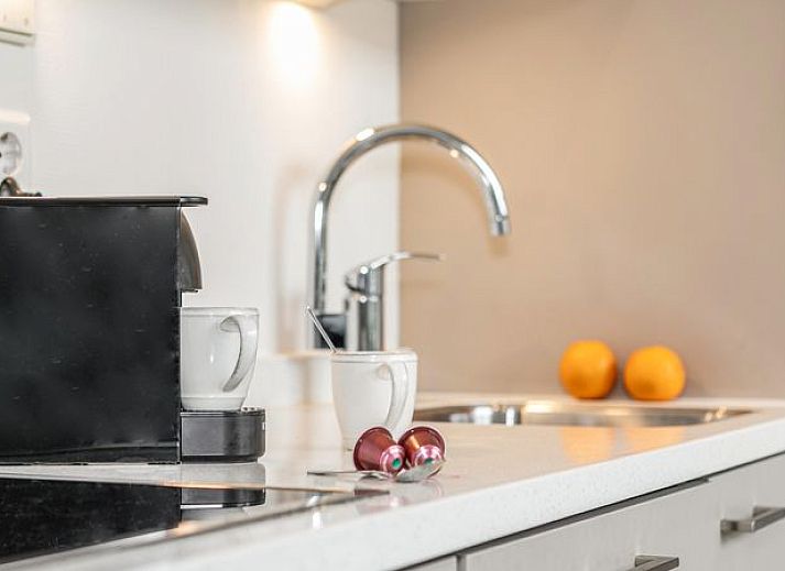 Guest house 670847 - Bungalow Groene hart - De Reeuwijkse Plassen | 2-persoons waterwoning | 2L